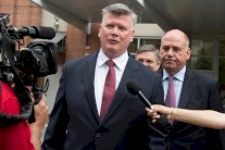 هيئة المحلفين تتابع الثلاثاء مداولاتها بشأن قضية مستشار ترمب السابق