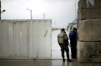 تبادل لإطلاق النار بين جنود إسرائيليين وفلسطيني عند حدود غزة