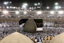 الكعبة المشرّفة تستعد لارتداء ثوب جديد