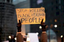 إدانة شرطي أميركي أبيض بقتل شاب أسود أعزل