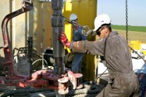 خشية من أميركا… الهند واليابان تتوقفان عن شراء النفط الإيراني