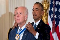 معركة الإطاحة بترمب... أوباما وبايدن رمزاها