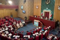 إيران لقرارات حاسمة لمواجهة الاحتجاجات