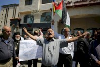 إحراق صور لترمب في الضفة الغربية