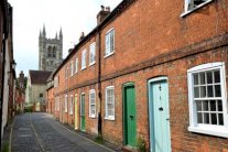 غالبية شباب بريطانيا لا تعتنق أي دين!