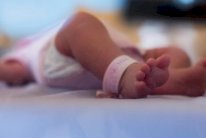 فرنسا تمنع إطلاق بعض الأسماء على المواليد الجدد
