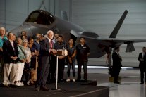 البنتاغون يكشف بعض أسلحة أميركا لحروب المستقبل