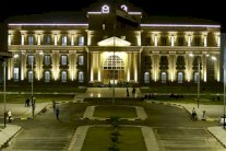 العبادي يصل إلى البصرة بعد أسبوع من الاحتجاجات الدامية