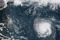 الساحل الشرقي للولايات المتحدة يستعد لإعصار عنيف