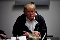 ترمب يقترح بناء جدار على طول الصحراء الكبرى