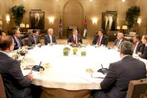 عاهل الأردن يدعو لتطوير قانوني الانتخاب والأحزاب