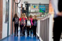 الشابات البريطانيات لسن سعيدات!