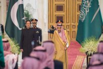 عمران خان: سنلعب دورًا إيجابيًا لإنهاء أزمة اليمن