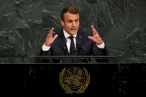 ماكرون ما زال يكافح لإخراج القارة الأوروبية من المأزق