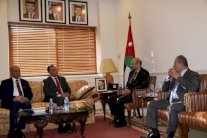الأردن يدعو لتكتل اقتصادي مع مصر والعراق 