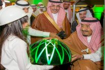 الملك سلمان يدشن عدة مشاريع عملاقة في المدينة المنورة