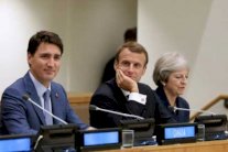 ماكرون وماي وترودو يتعهدون أن تلتحق كل الفتيات بالمدارس بحلول 2030