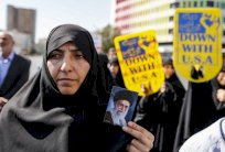 خامنئي: إيران ترفض الهزيمة إلى الأبد أمام أعدائها