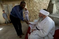 الطبيب الفائز بنوبل للسلام يشارك أيزيديات العراق تجربته