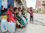 الحوثيون يطلقون سراح اثنين من أبناء الرئيس السابق صالح