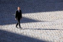 ماكرون يبحث عن إنطلاقة جديدة بعد رحيل وزير الداخلية