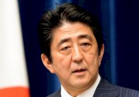 رئيس الوزراء الياباني يقوم بزيارة نادرة إلى الصين