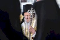 كنيسة روسيا تحذر من اضطرابات في حال الاعتراف ببطريركية كييف