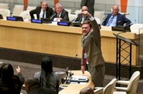 دبلوماسيون يحتجّون أثناء خطاب لدبلوماسية أميركية في اجتماع حول كوبا