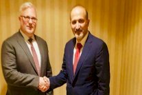 الجربا يلتقي المبعوث الأميركي الجديد إلى سوريا