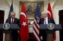 إتصال هاتفي بين إردوغان وترمب ركز على الأزمة السورية