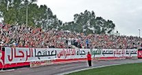 الشعارات السياسية... الموضة الجديدة في الملاعب الرياضية بالمغرب