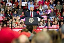 ترمب يتابع نتائج الانتخابات النصفية مع العائلة والأصدقاء