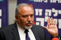 استقالة ليبرمان الرافض لوقف إطلاق النار مع غزة