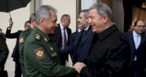 إتصال هاتفي بين وزيري دفاع روسيا وتركيا بشأن الوضع في ادلب