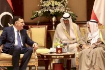 أمير الكويت يلتقي السراج