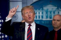 خصمُ ترمب في منصب حساس: هل يتوقف الانسحاب الأميركي من سوريا؟