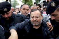 المغرب يصدر مذكر بحث دولية بحق الصحافي المصري أحمد منصور