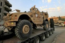 قوات سوريا الديموقراطية تحاصر داعش في أربعة كلم مربعة