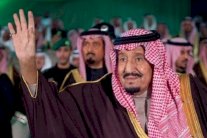 العاهل السعودي يدشن عدة مشاريع تنموية