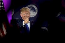 ترمب: عقوبات صارمة وشيكة على تركيا