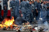 اللبنانيون يدعون للتظاهر أمام القصر الرئاسي