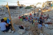 مسرح دمى متنقل في إدلب