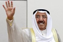 أمير الكويت يأمر بإعفاء وزيري الدفاع والداخلية من منصبيهما