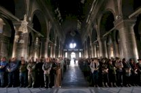 مسيحيو العراق يلغون احتفالات الميلاد تضامنا مع المحتجين