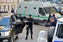 تأجيل محاكمة مسؤولين سابقين ورجال أعمال في الجزائر إلى الأربعاء