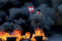 اللبنانيون يستعيدون وهج انتفاضتهم