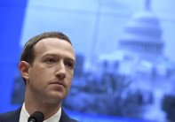 زاكربرغ يعد بإعادة النظر في قواعد