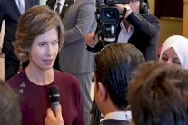 واشنطن تفرض عقوبات على الأسد وزوجته أسماء