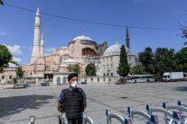 إردوغان يرفض الانتقادات بعد قراره تحويل آيا صوفيا مسجدا