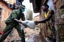 هل يكون كورونا أرحم من الجوع؟